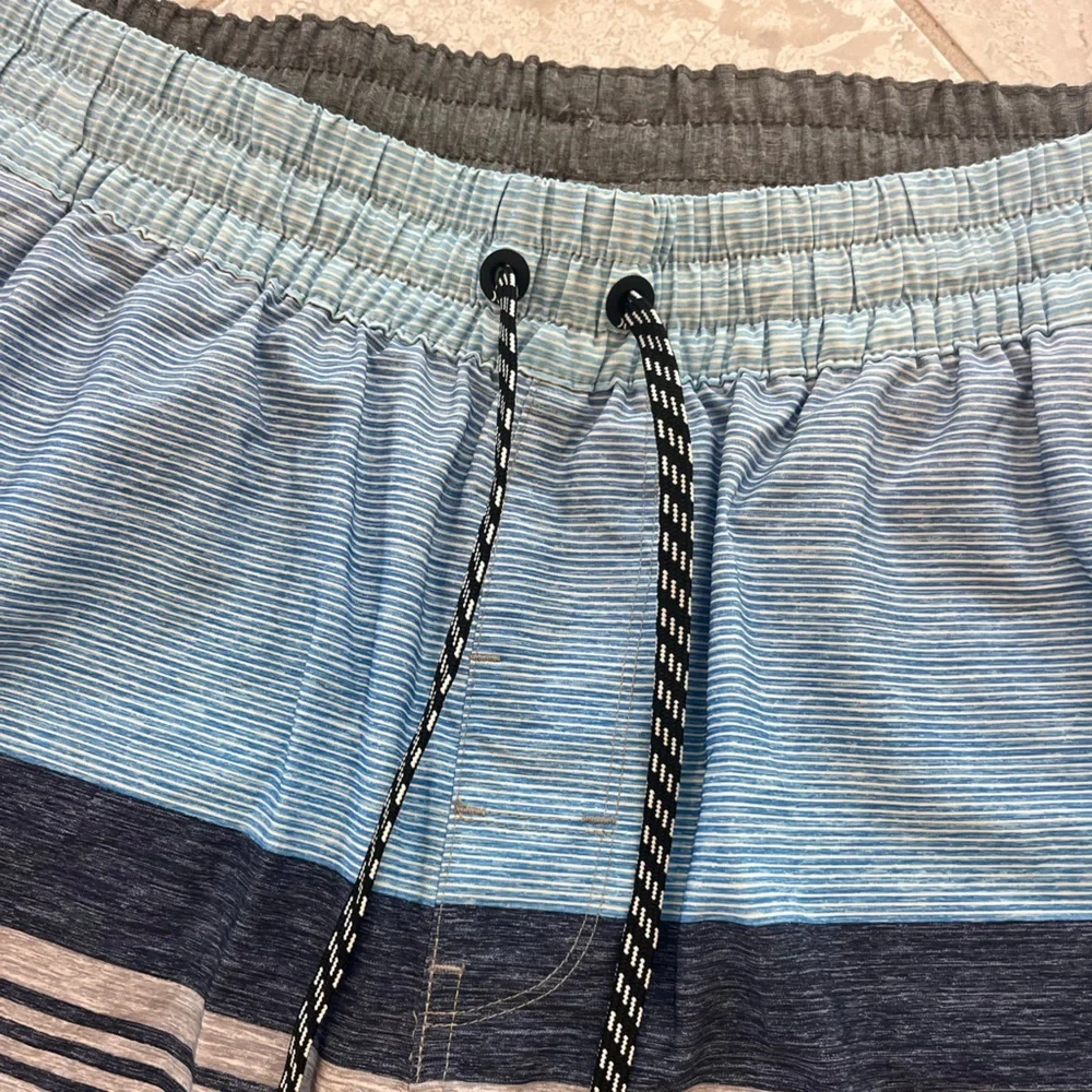 Hurley Men's Blue and Gray Swim Trunks, size L